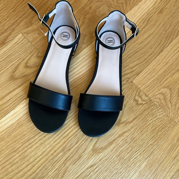 Wonder Nation Low Heel Dress Shoe NWOT - Picture 2 of 4